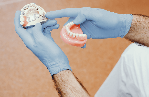 próteses dentárias