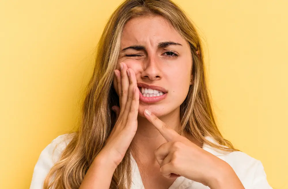 Dentes Sensíveis: causas, sintomas e o que pode fazer